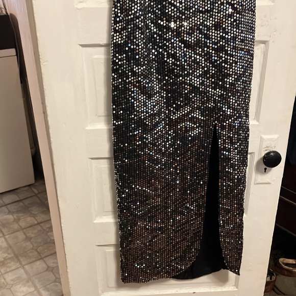 Gorgeous n like new !!  Nadine black n silver , straight siren like dress with - Picture 11 of 11